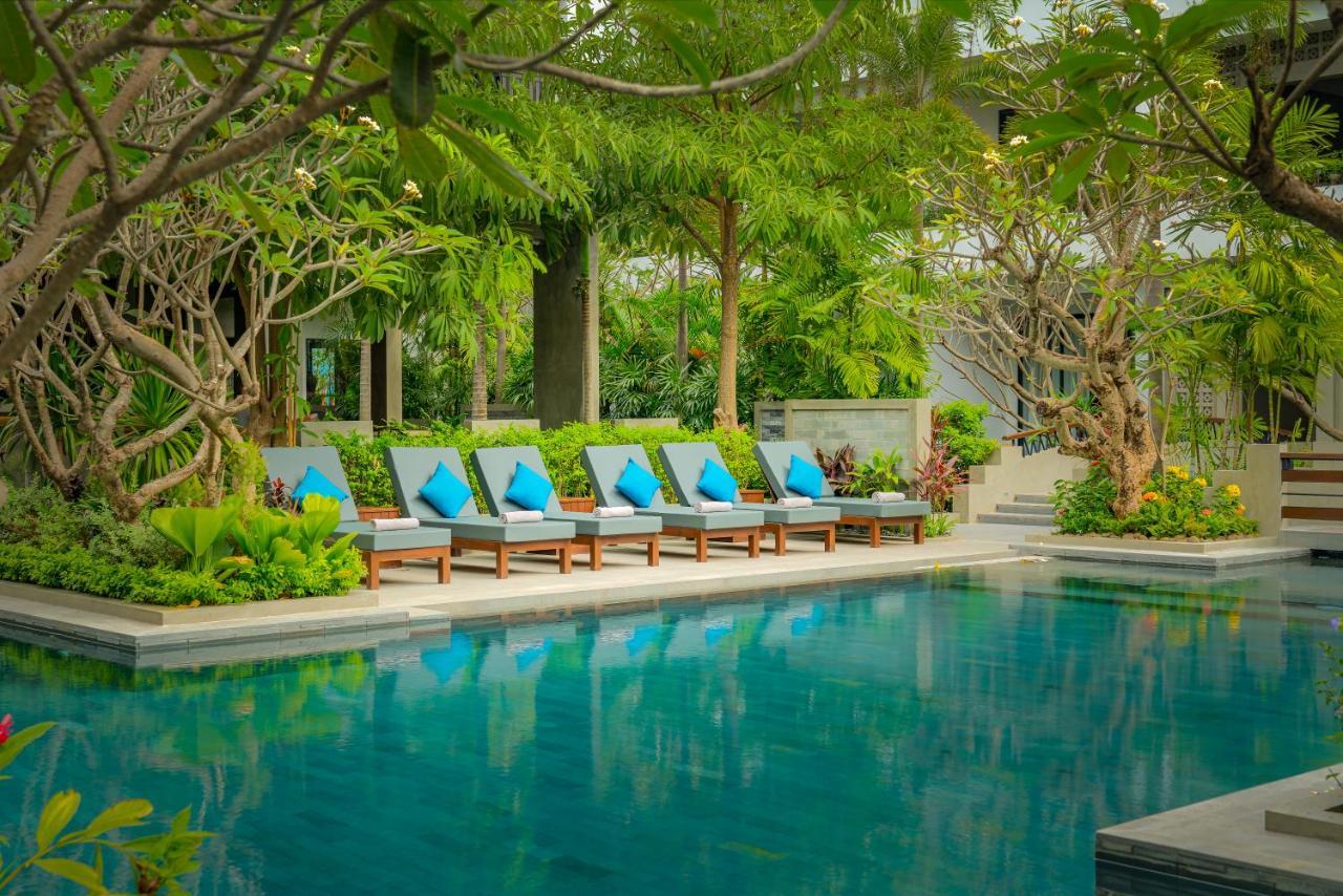 Eightfold Urban Resort Siem Reap Exterior foto The swimming pool at The Sukhothai