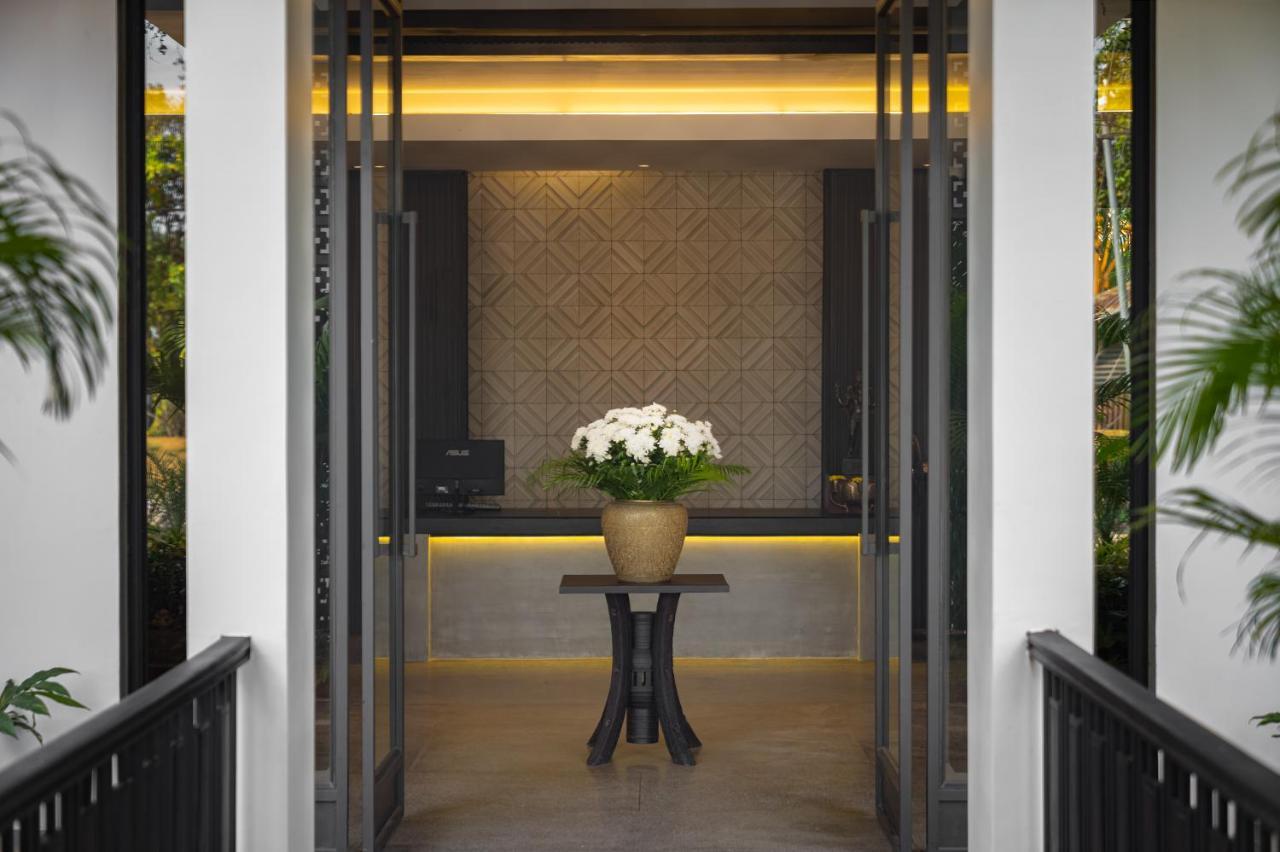Eightfold Urban Resort Siem Reap Exterior foto The reception area at the hotel