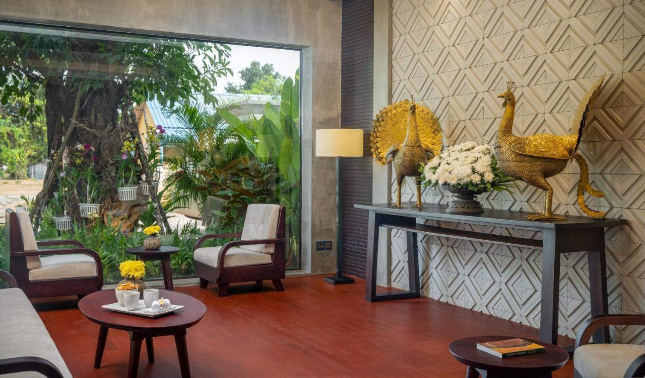 Eightfold Urban Resort Siem Reap Exterior foto The lobby of the hotel