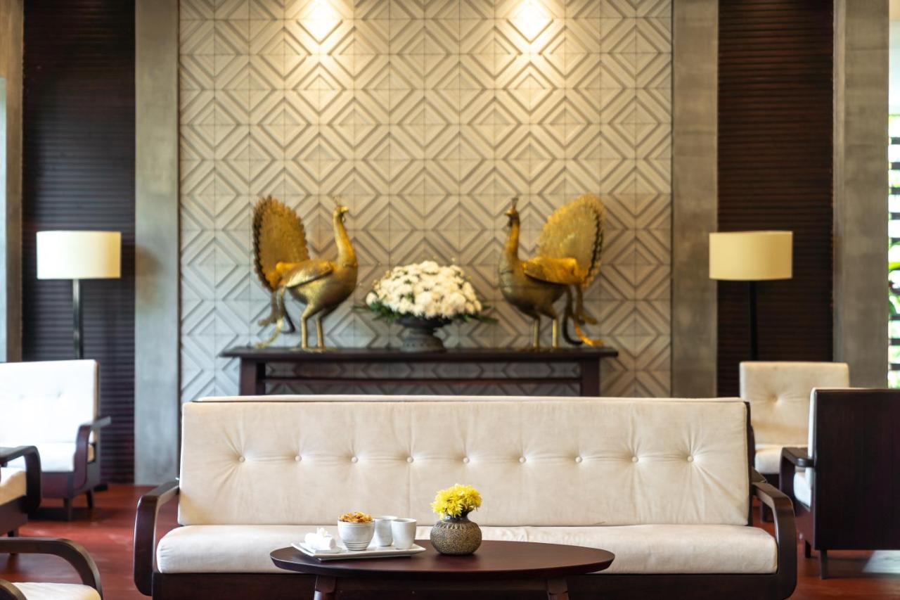 Eightfold Urban Resort Siem Reap Exterior foto The interior of the hotel