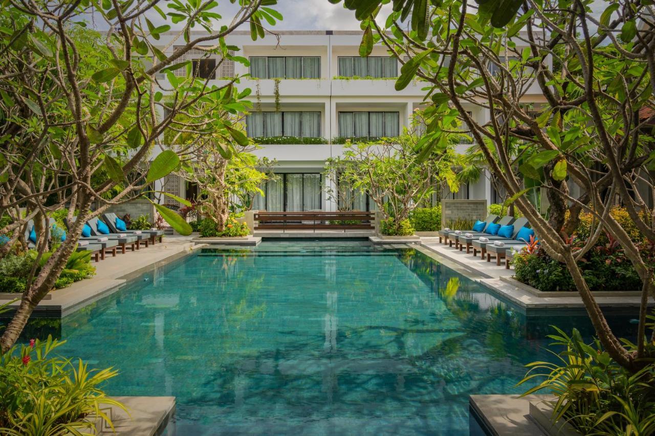 Eightfold Urban Resort Siem Reap Exterior foto The hotel's swimming pool