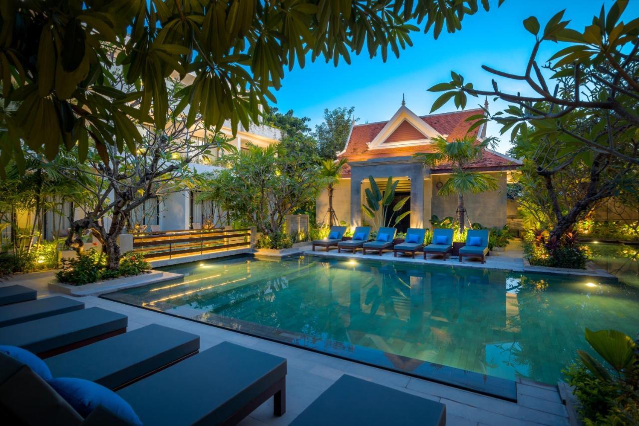 Eightfold Urban Resort Siem Reap Exterior foto The hotel's swimming pool