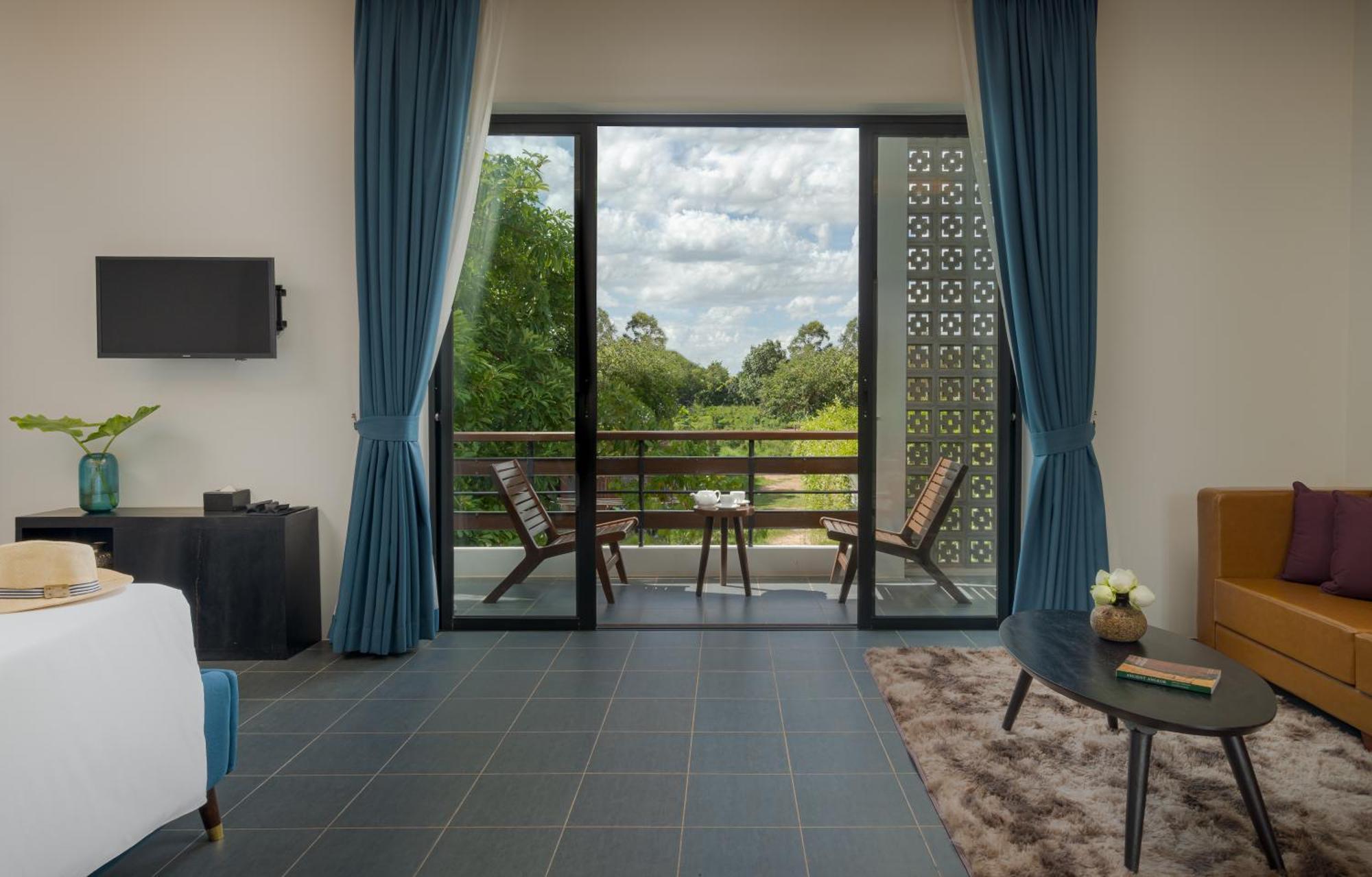 Eightfold Urban Resort Siem Reap Cameră foto Deluxe Room with private balcony