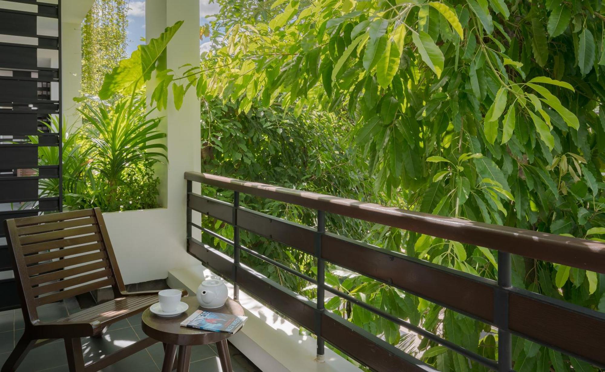 Eightfold Urban Resort Siem Reap Cameră foto A balcony